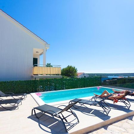 Apartment Jerry With Private Pool Milna  Dış mekan fotoğraf