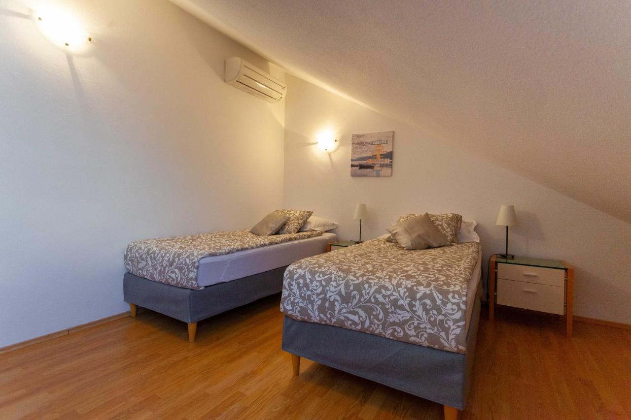 Apartment Jerry With Private Pool Milna  Dış mekan fotoğraf