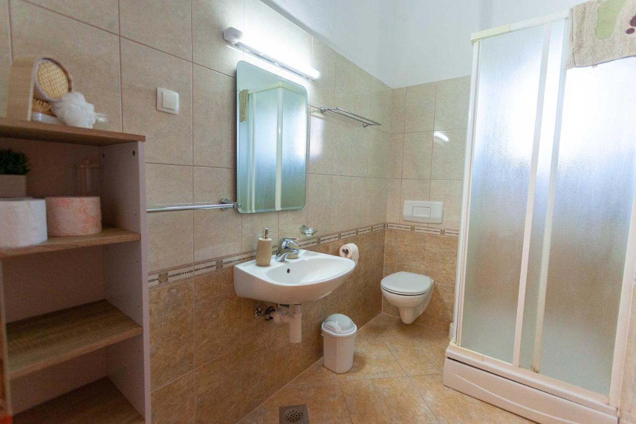 Apartment Jerry With Private Pool Milna  Dış mekan fotoğraf