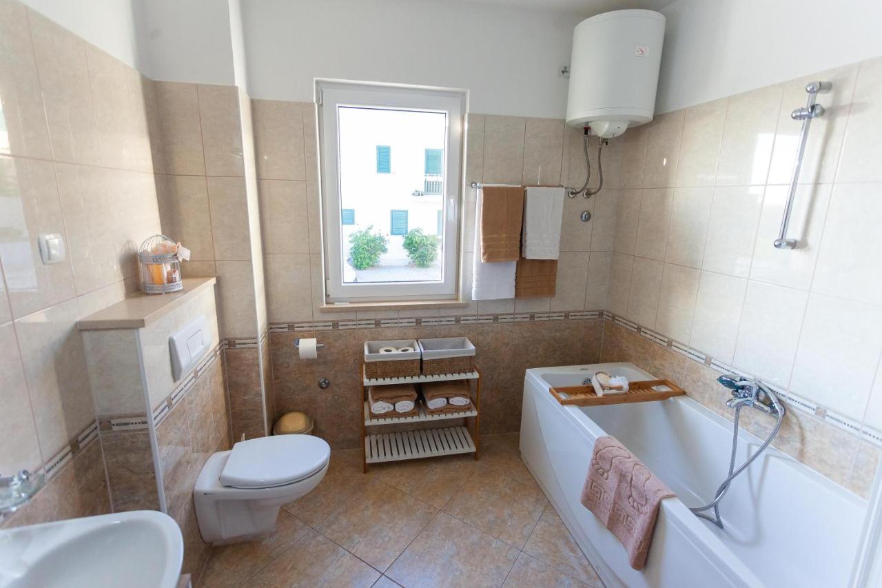 Apartment Jerry With Private Pool Milna  Dış mekan fotoğraf