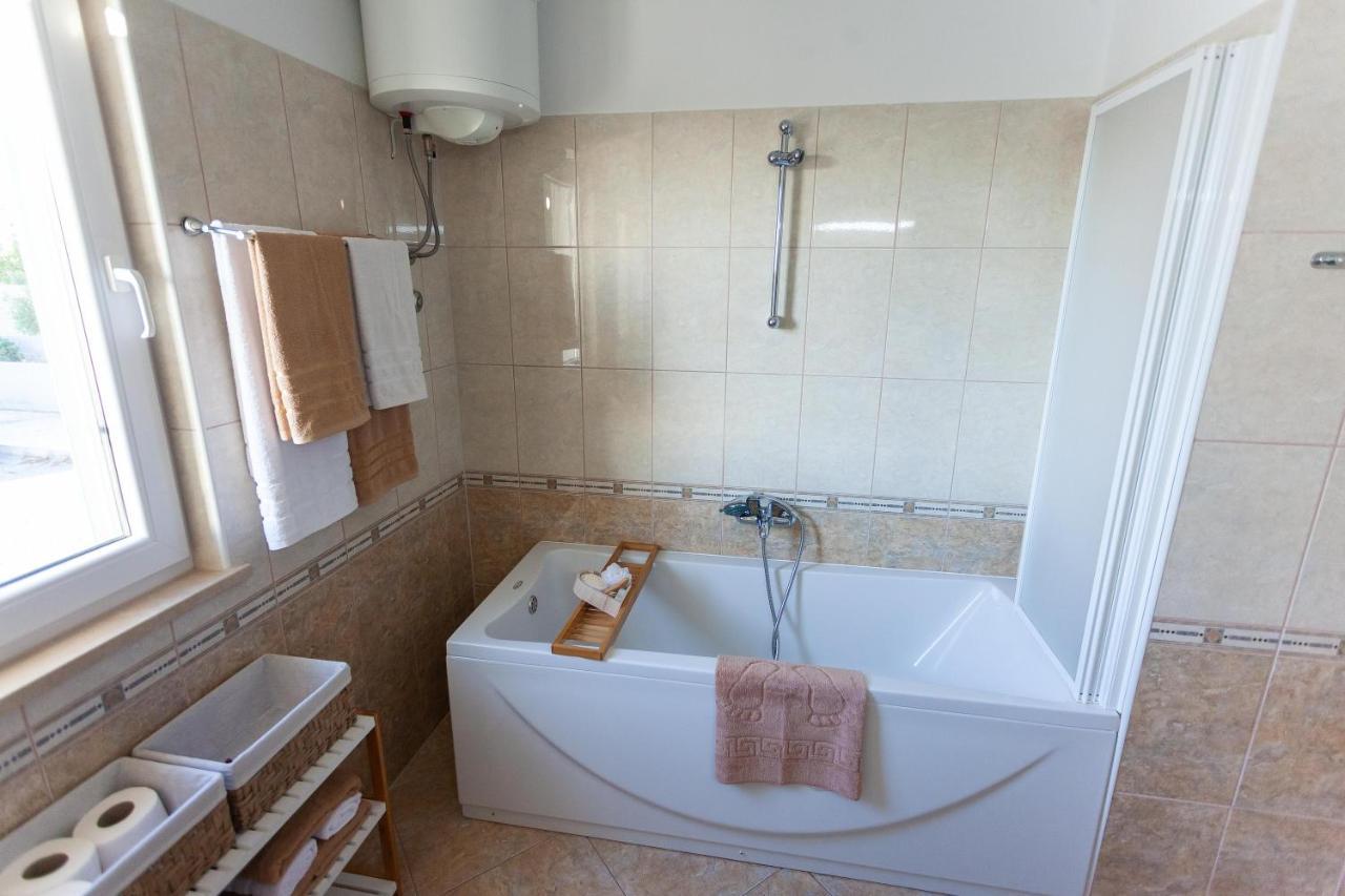 Apartment Jerry With Private Pool Milna  Dış mekan fotoğraf