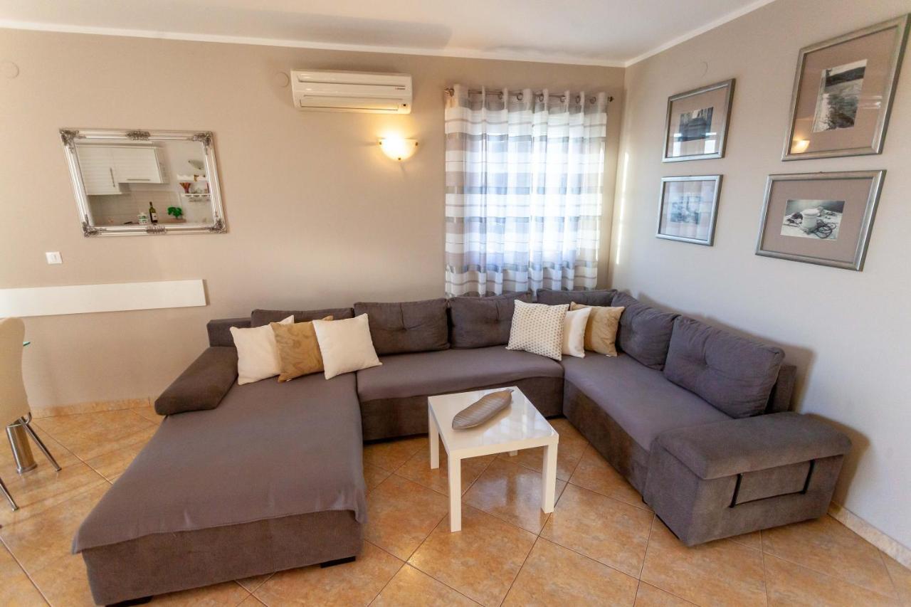 Apartment Jerry With Private Pool Milna  Dış mekan fotoğraf