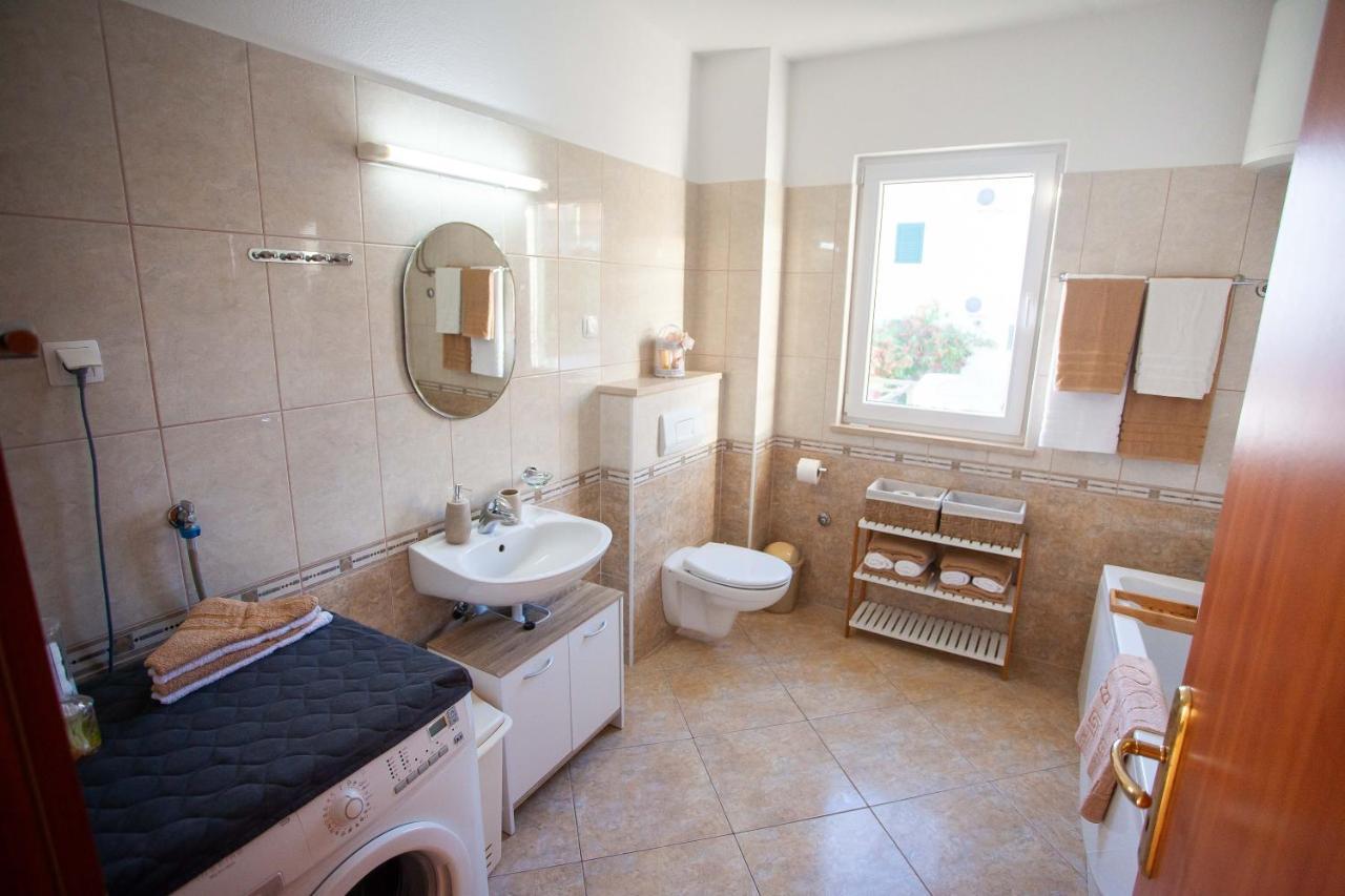 Apartment Jerry With Private Pool Milna  Dış mekan fotoğraf