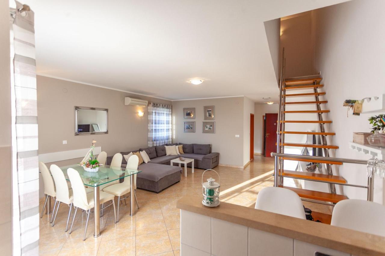 Apartment Jerry With Private Pool Milna  Dış mekan fotoğraf