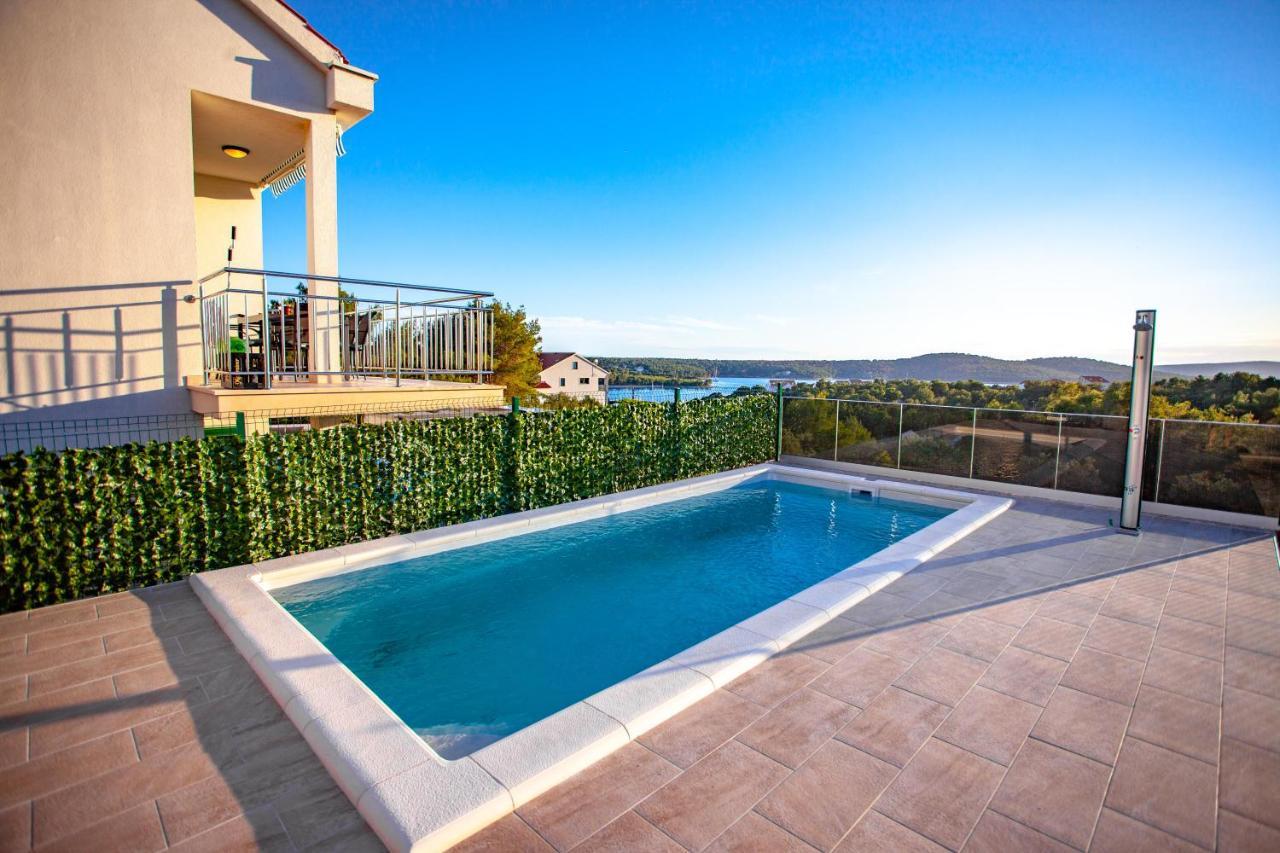 Apartment Jerry With Private Pool Milna  Dış mekan fotoğraf