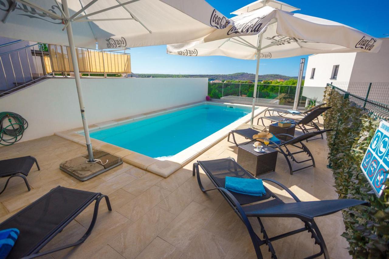 Apartment Jerry With Private Pool Milna  Dış mekan fotoğraf