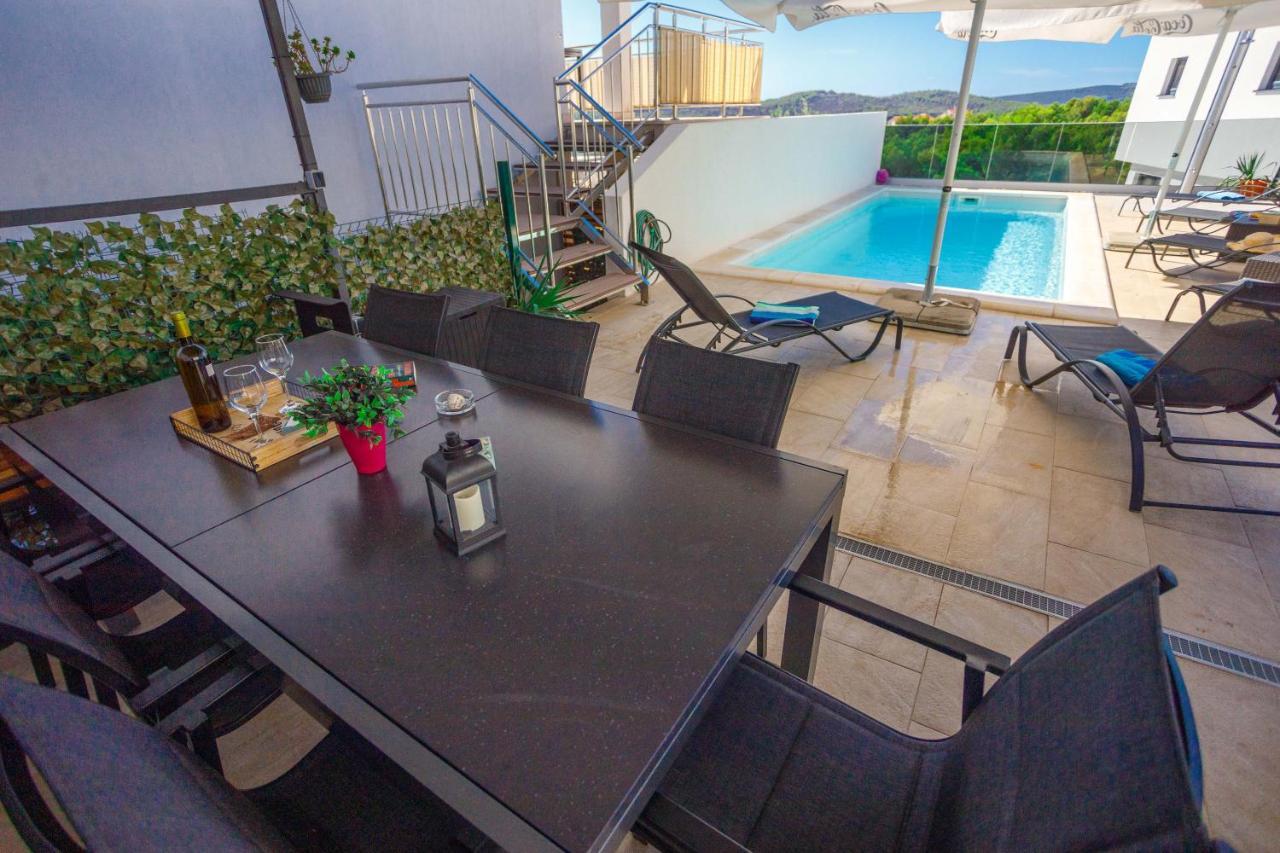Apartment Jerry With Private Pool Milna  Dış mekan fotoğraf