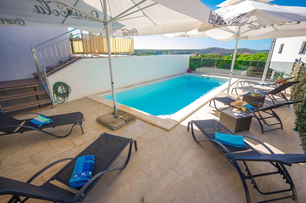 Apartment Jerry With Private Pool Milna  Dış mekan fotoğraf